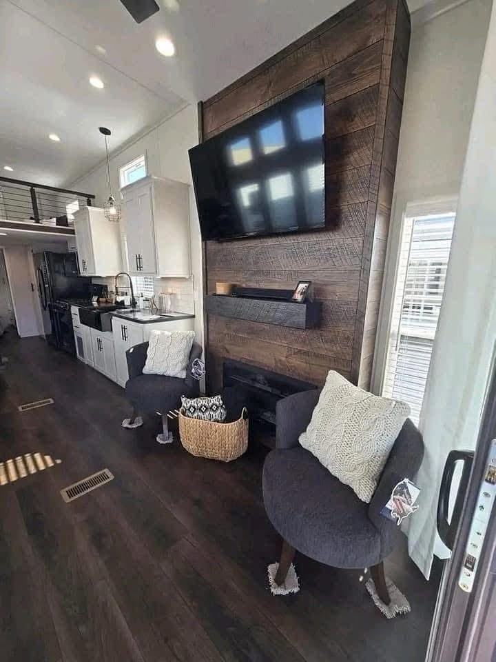 2021 Eldorado 9043PWD - Image 13