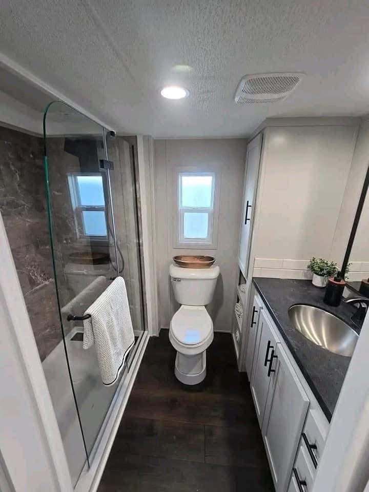 2021 Eldorado 9043PWD - Image 26